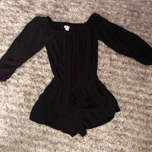 Black off the shoulder pocketed romper